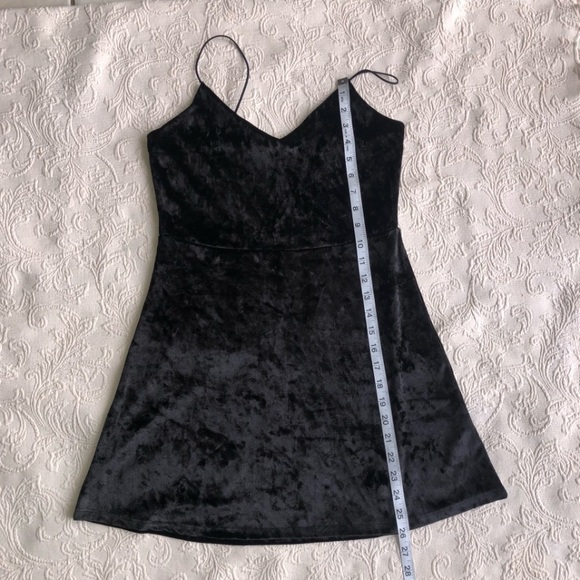 Garage Black Soft Velvet Spaghetti Strap V-Neck Mini Slip On Dress - Picture 7 of 7